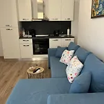 Azzurro Premium On Bulevard Bogoridi بورغاس