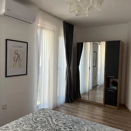 Apartment Azzurro Premium On Bulevard Bogoridi *