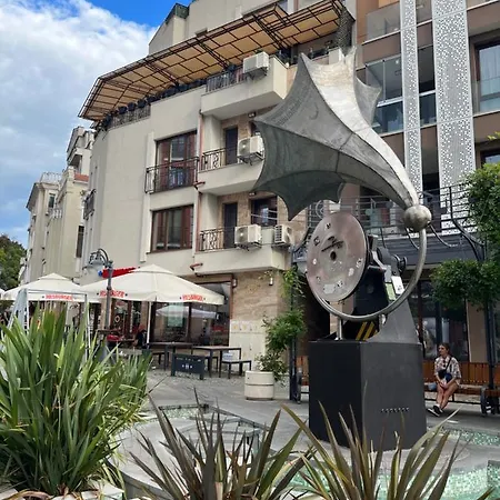 Azzurro Premium On Bulevard Bogoridi * 布尔加斯