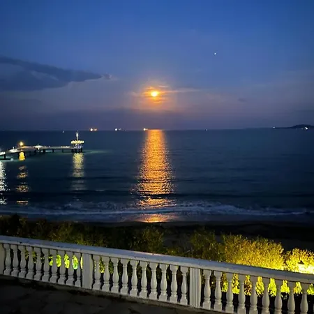 Azzurro Premium On Bulevard Bogoridi Apartment