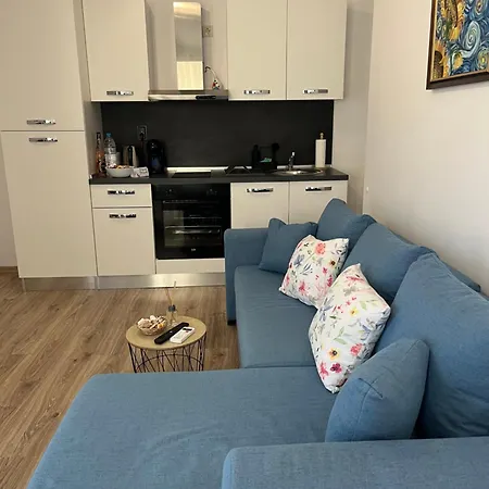 Azzurro Premium On Bulevard Bogoridi 布尔加斯