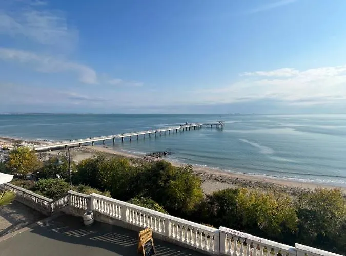 Azzurro Premium On Bulevard Bogoridi ブルガス