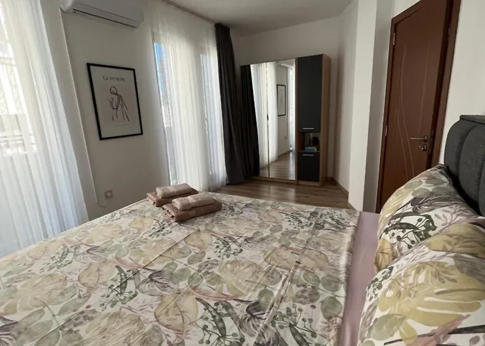 Azzurro Premium On Bulevard Bogoridi Apartamento